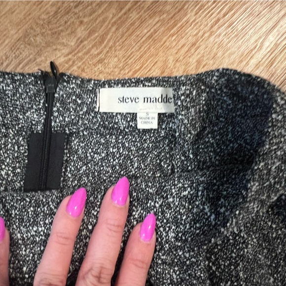 STEVE MADDEN TWEED SKIRT SIZE S - Picture 3 of 3